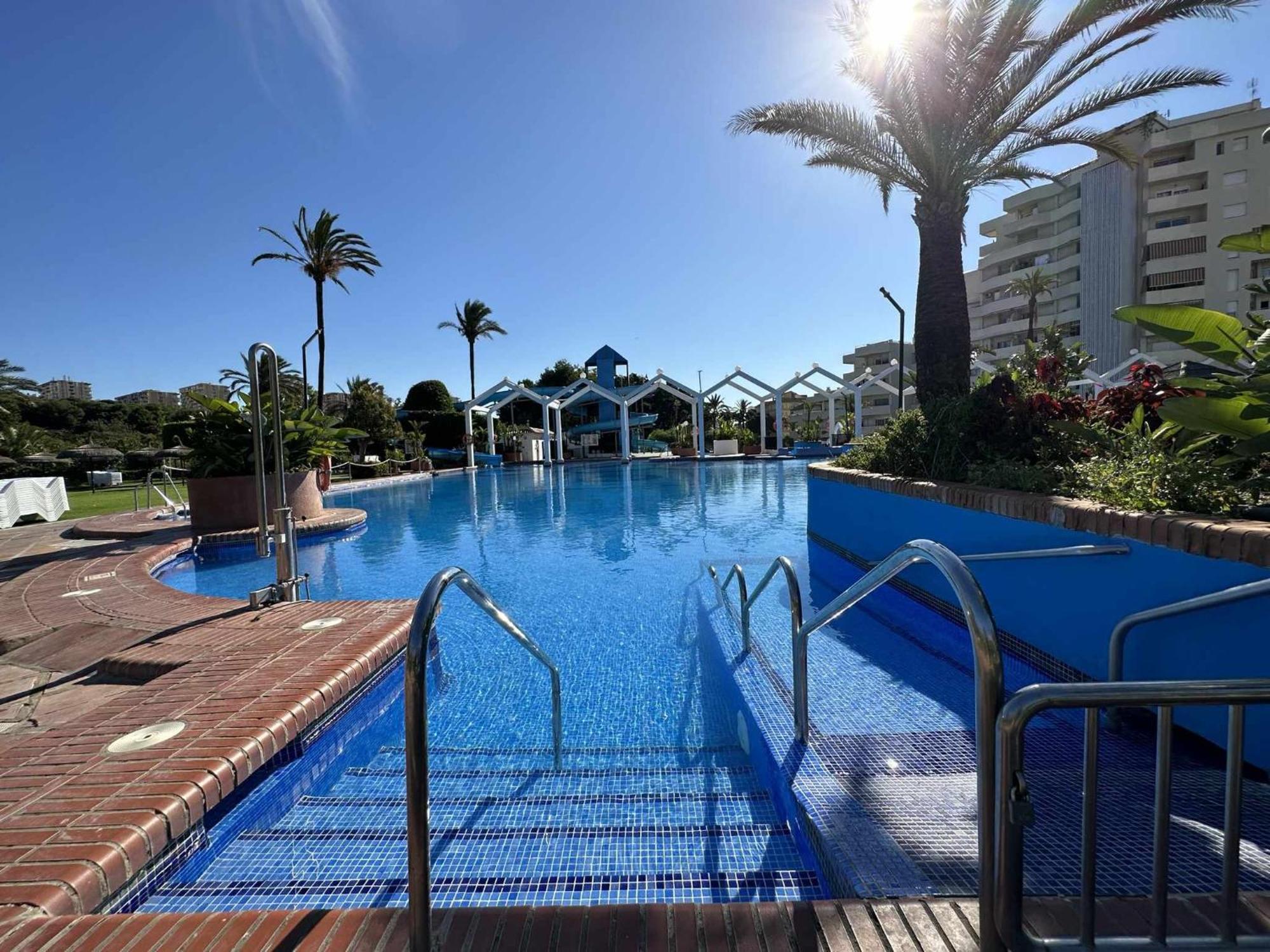 Luxury Frontal Al Mar, Benalbeach